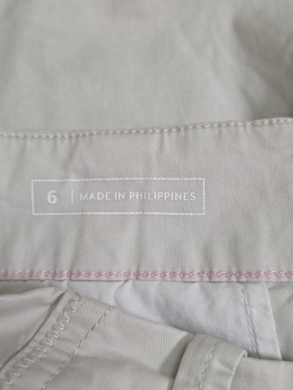 Vineyard Vines White Cargo Shorts Size 6 - Picture 8 of 10
